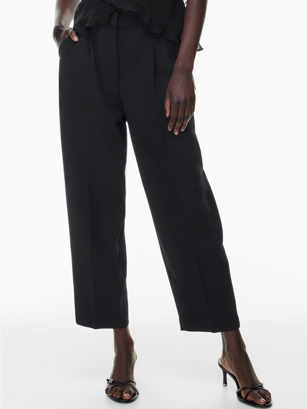 Aritzia Wilfred Carrot Pant